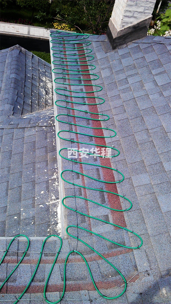 传统做法屋檐融雪