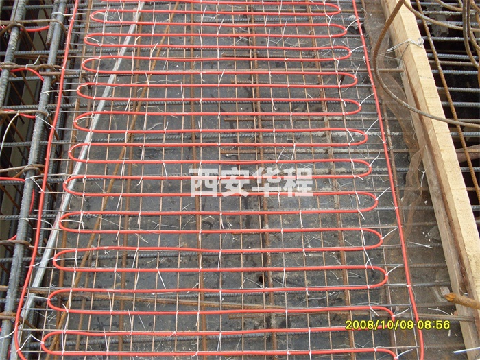 坡道融雪，发热电缆固定于结构钢筋上做法3